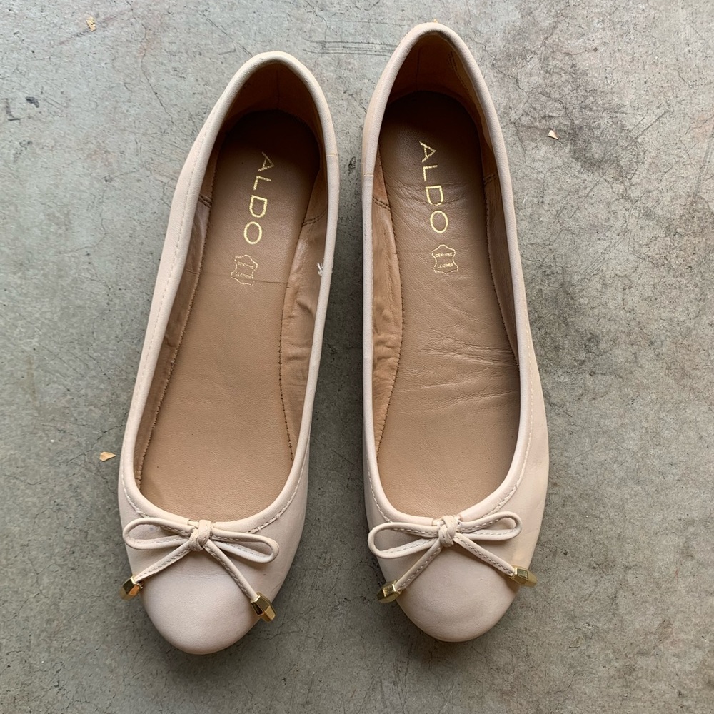 Nude flats